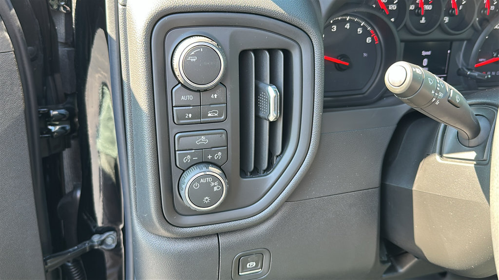 New 2026 Chevrolet Silverado 1500 Custom w/ Turbomax Blackout Package AWD/4WD image 16