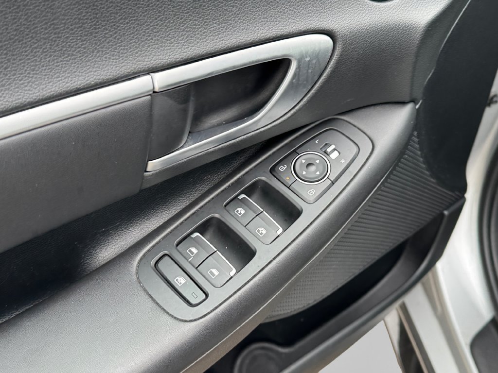 Used 2024 Hyundai Sonata SEL FWD image 17