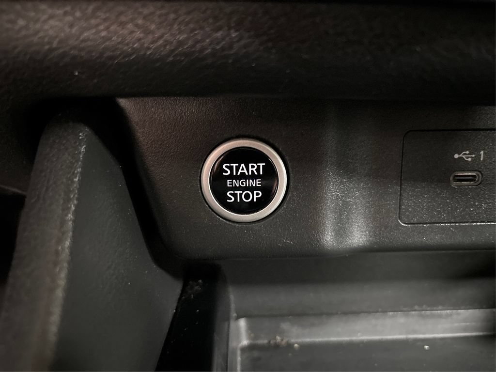 Used 2023 Nissan Rogue S AWD/4WD image 28