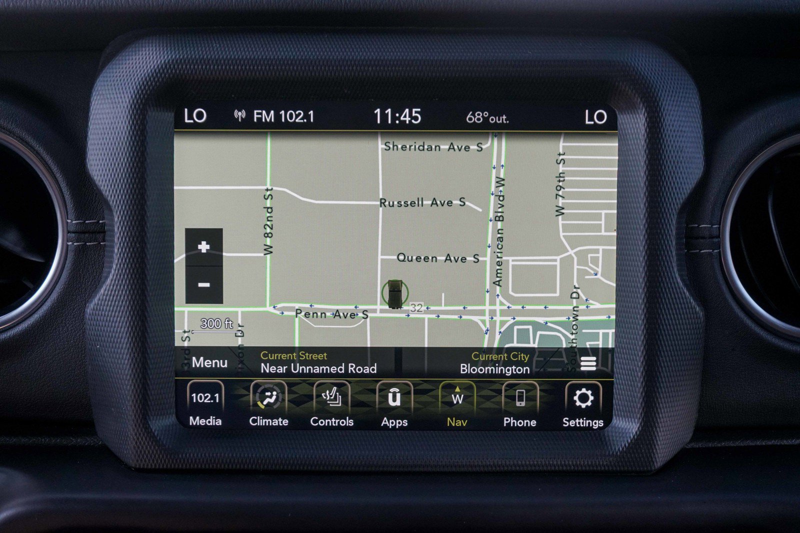 Used 2022 Jeep Wrangler Unlimited Sahara w/ Cold Weather Group image 17