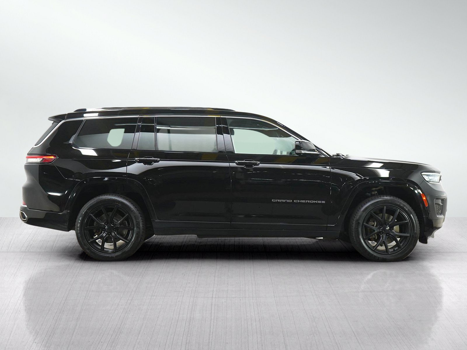 Used 2021 Jeep Grand Cherokee L Overland w/ Advanced Protech Group III AWD/4WD image 6
