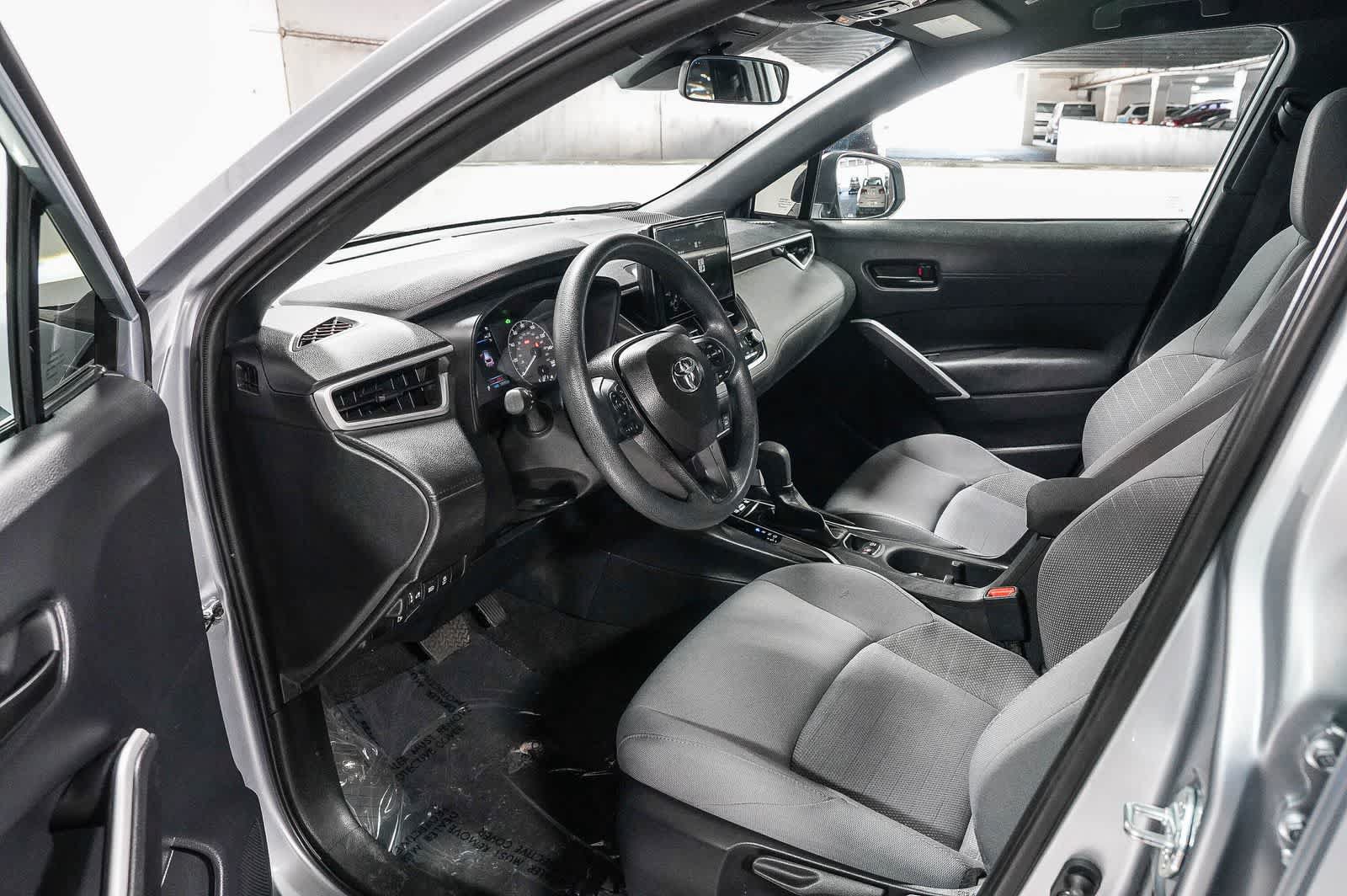 Certified 2025 Toyota Corolla Cross AWD Hybrid image 18