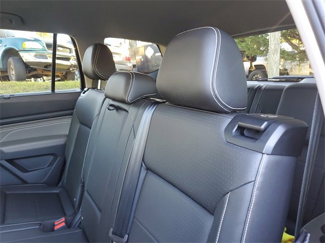 Certified 2023 Volkswagen Atlas SE image 9