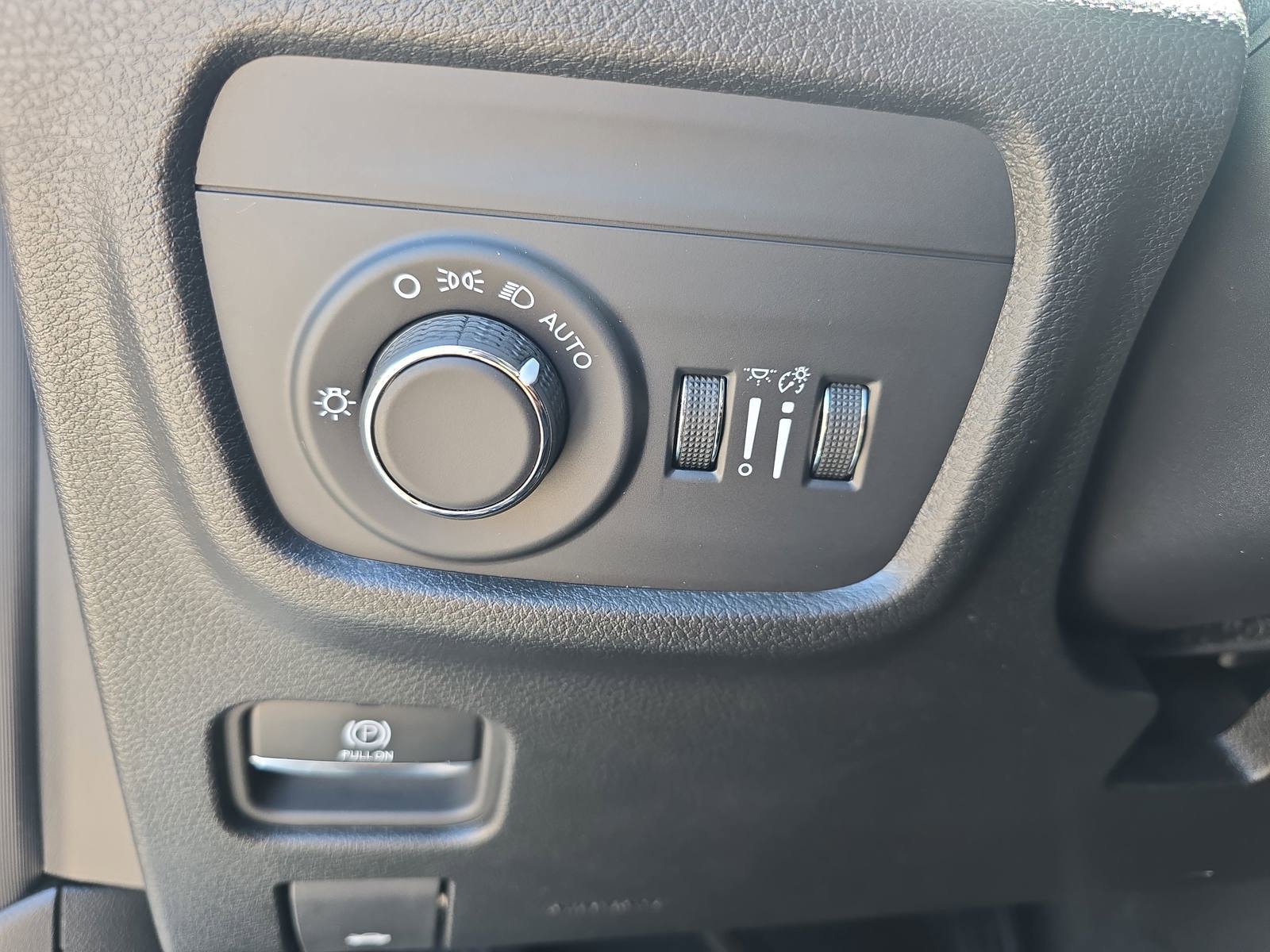 Used 2024 Jeep Grand Cherokee Altitude image 28