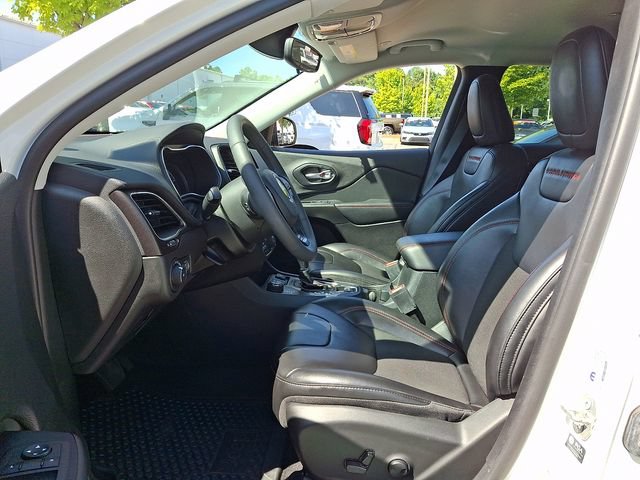 Used 2022 Jeep Cherokee Trailhawk AWD/4WD image 13