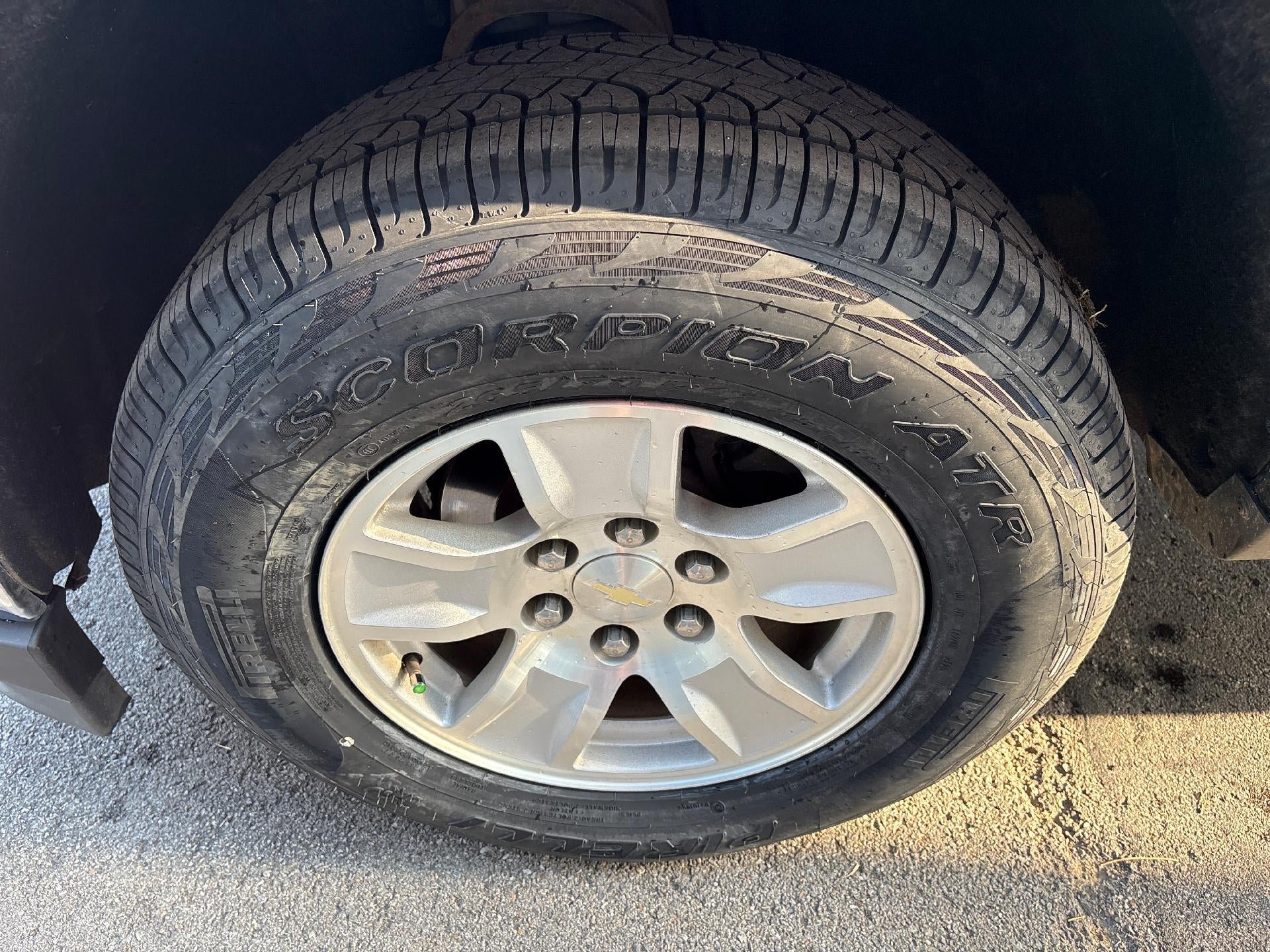 Used 2018 Chevrolet Silverado 1500 LT w/ All Star Edition AWD/4WD image 4