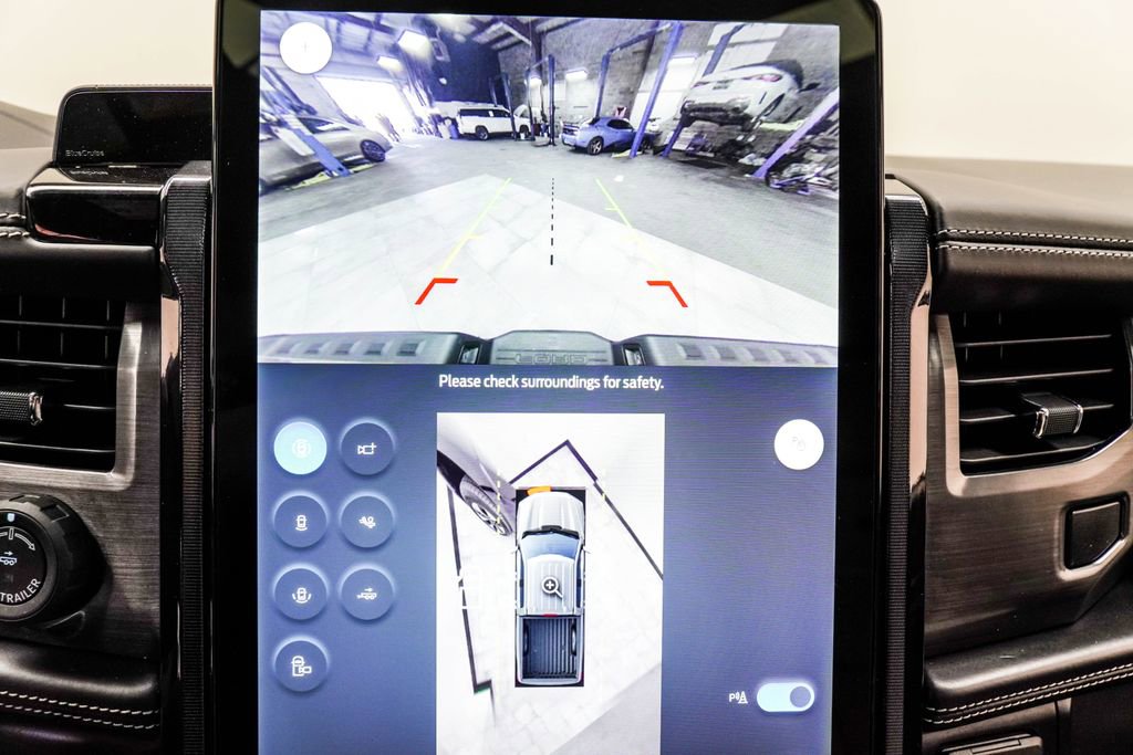 Used 2022 Ford F150 Lightning Platinum image 30