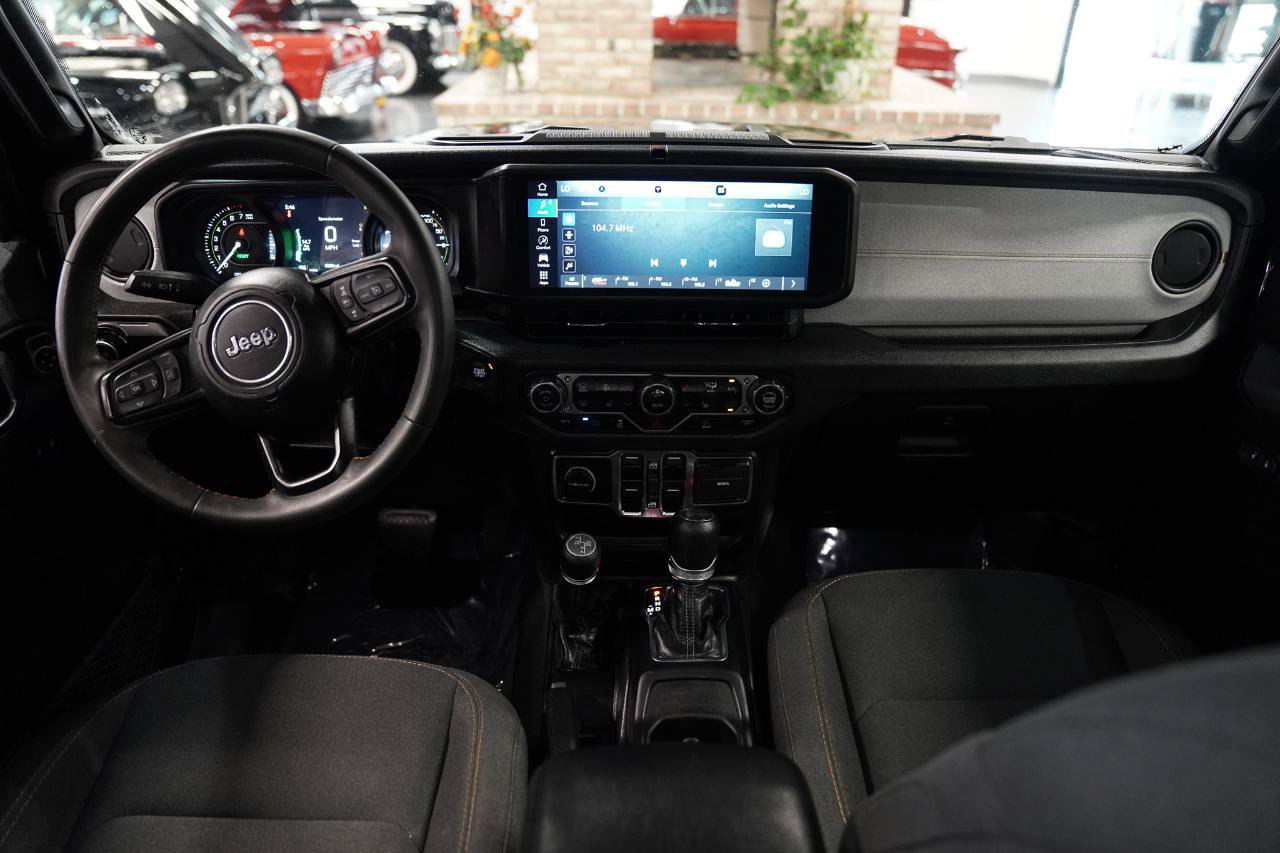 Used 2024 Jeep Wrangler Unlimited w/ Convenience Group AWD/4WD image 28