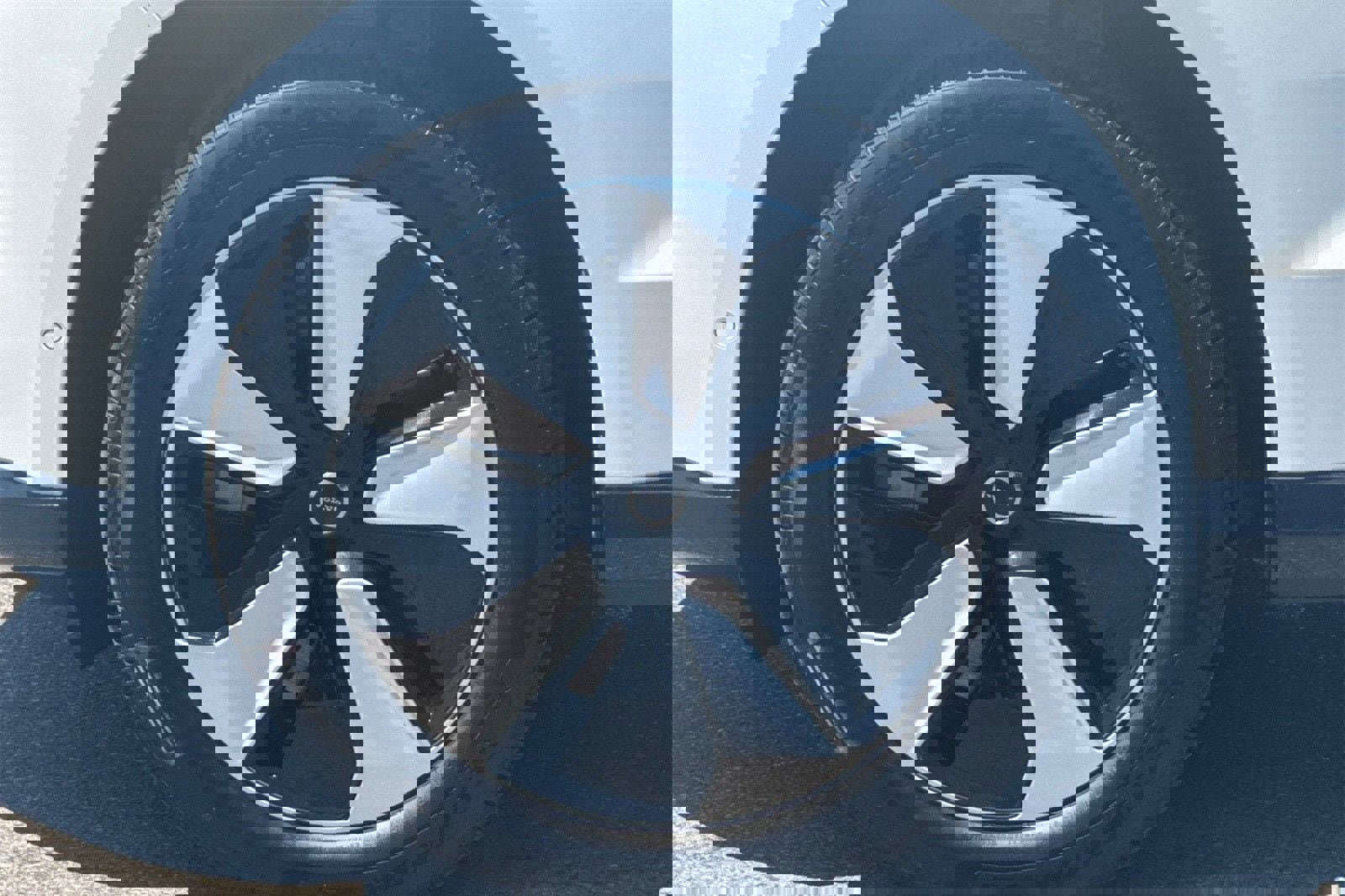 New 2025 Volvo EX90 Plus image 25