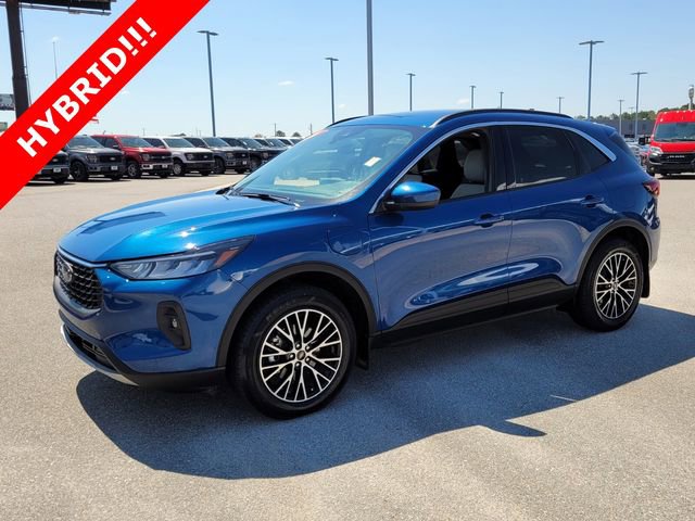 Used 2023 Ford Escape SE image 3