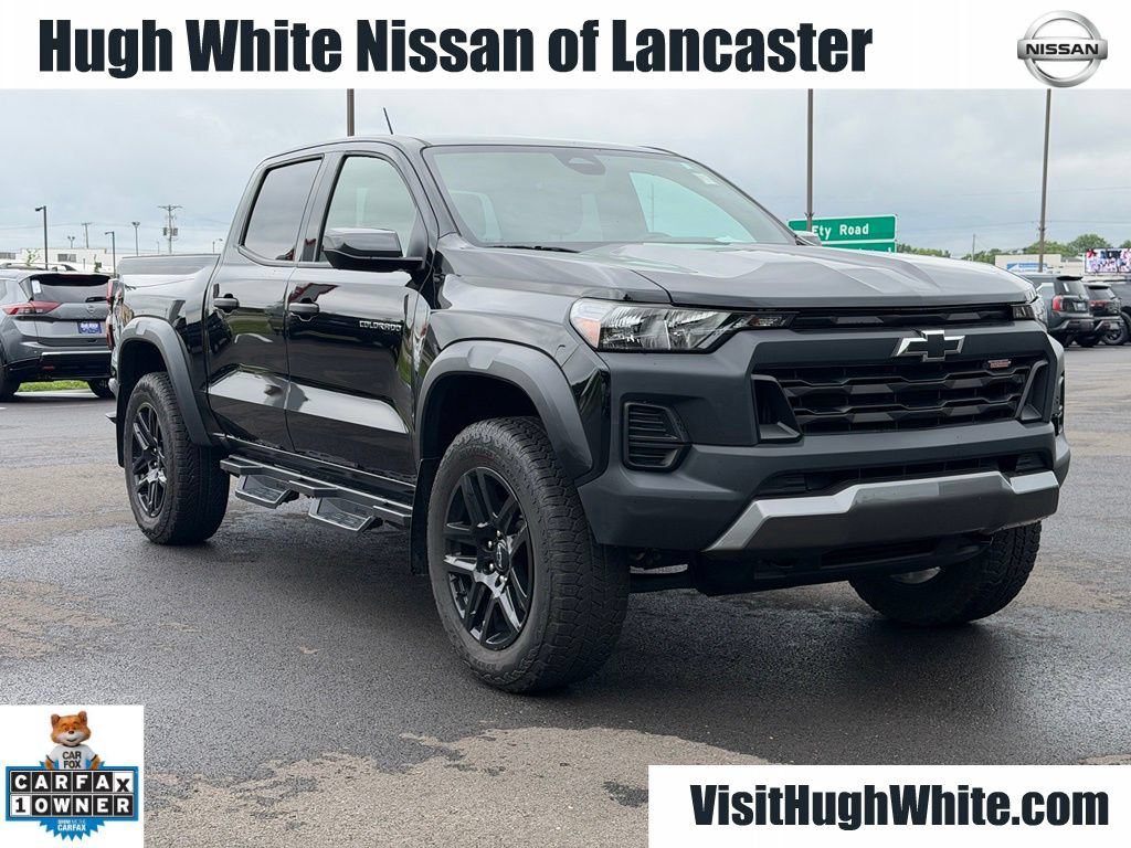 Used 2025 Chevrolet Colorado Trail Boss AWD/4WD image 1