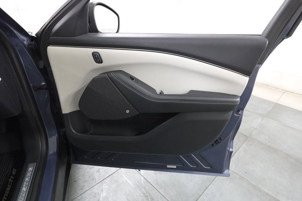 Used 2021 Ford Mustang Mach-E Premium AWD/4WD image 33