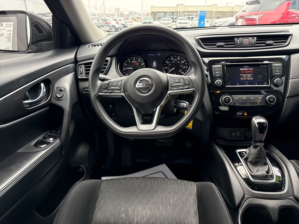Used 2018 Nissan Rogue S image 17