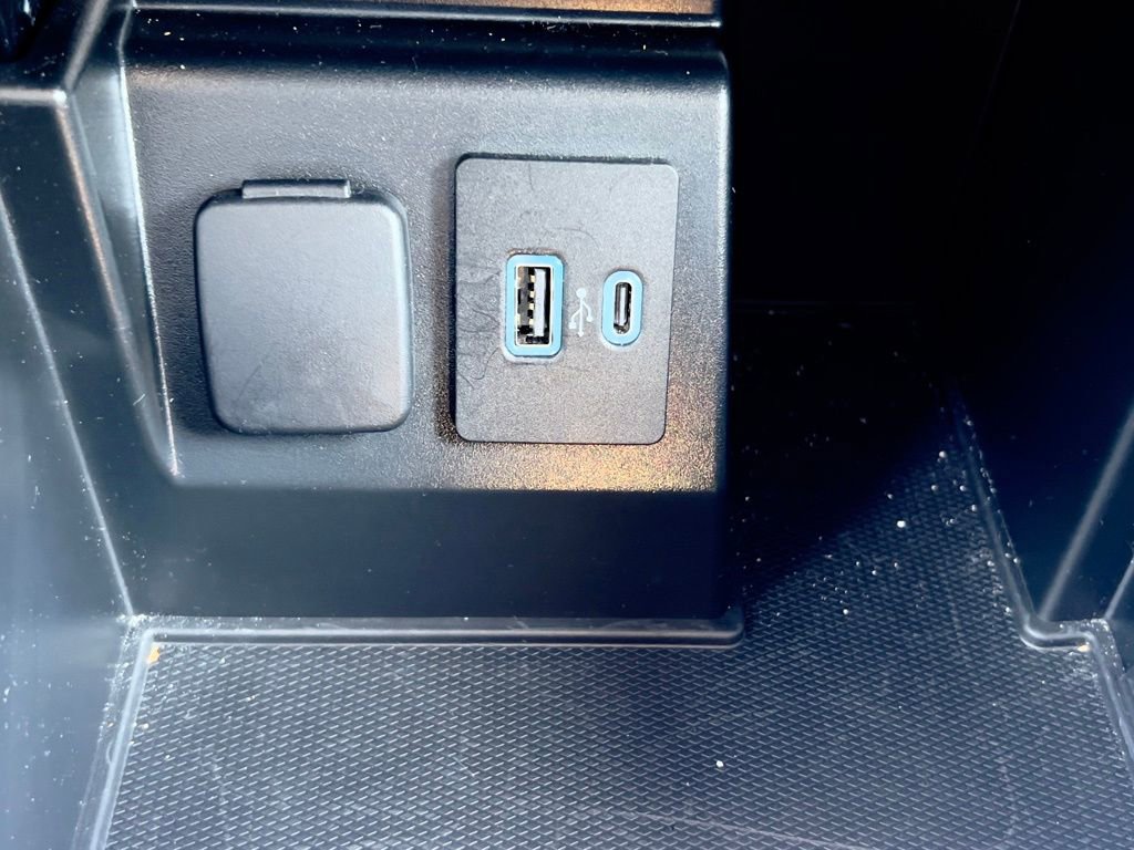 Used 2020 Ford Explorer XLT w/ Equipment Group 202A image 33