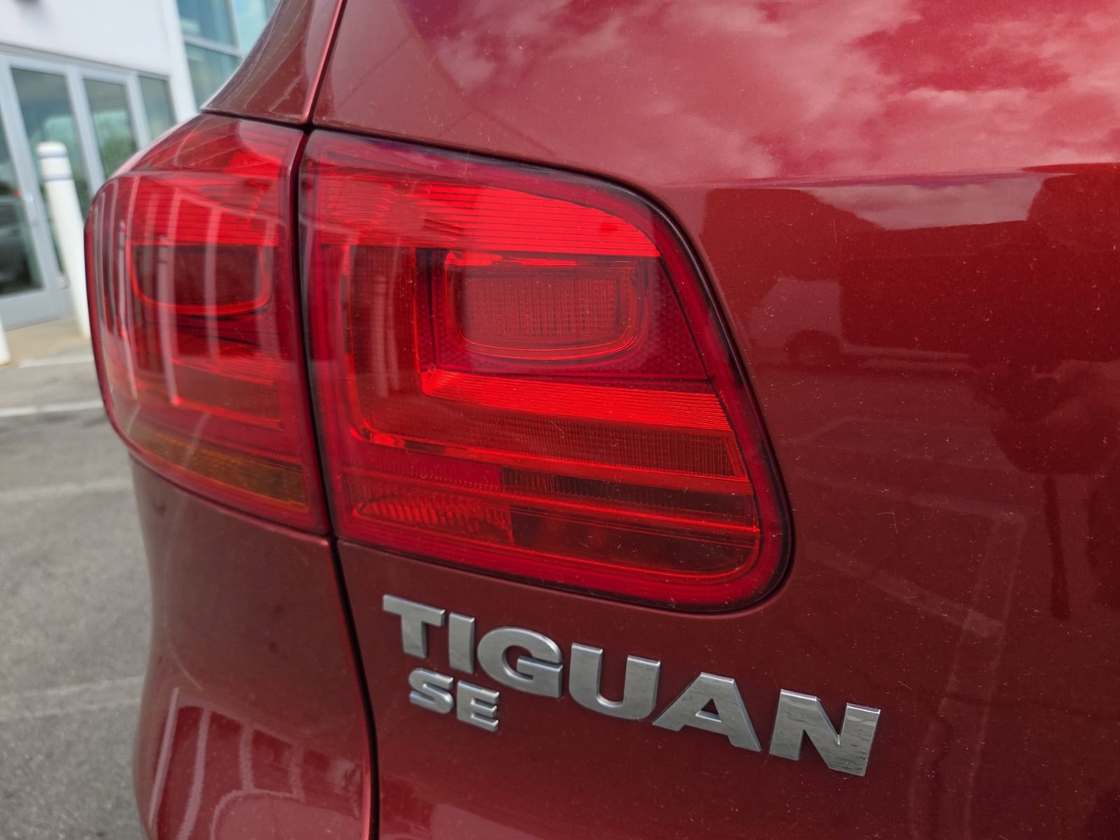 Used 2016 Volkswagen Tiguan SE image 8