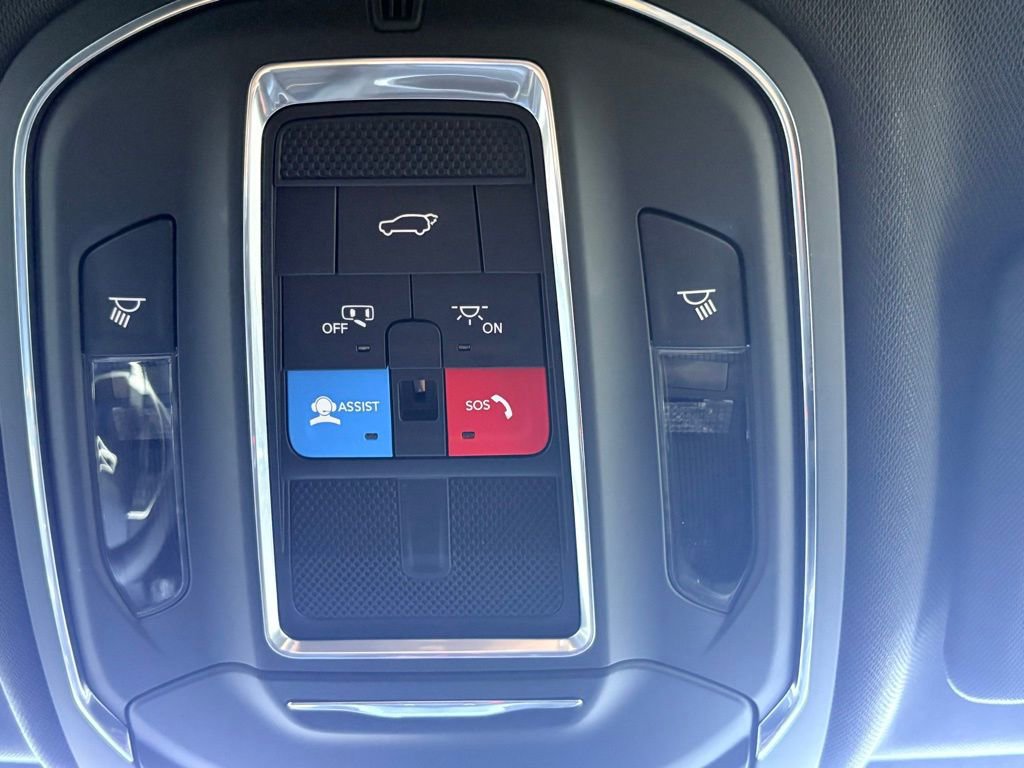 Used 2024 Jeep Grand Cherokee L Laredo image 18