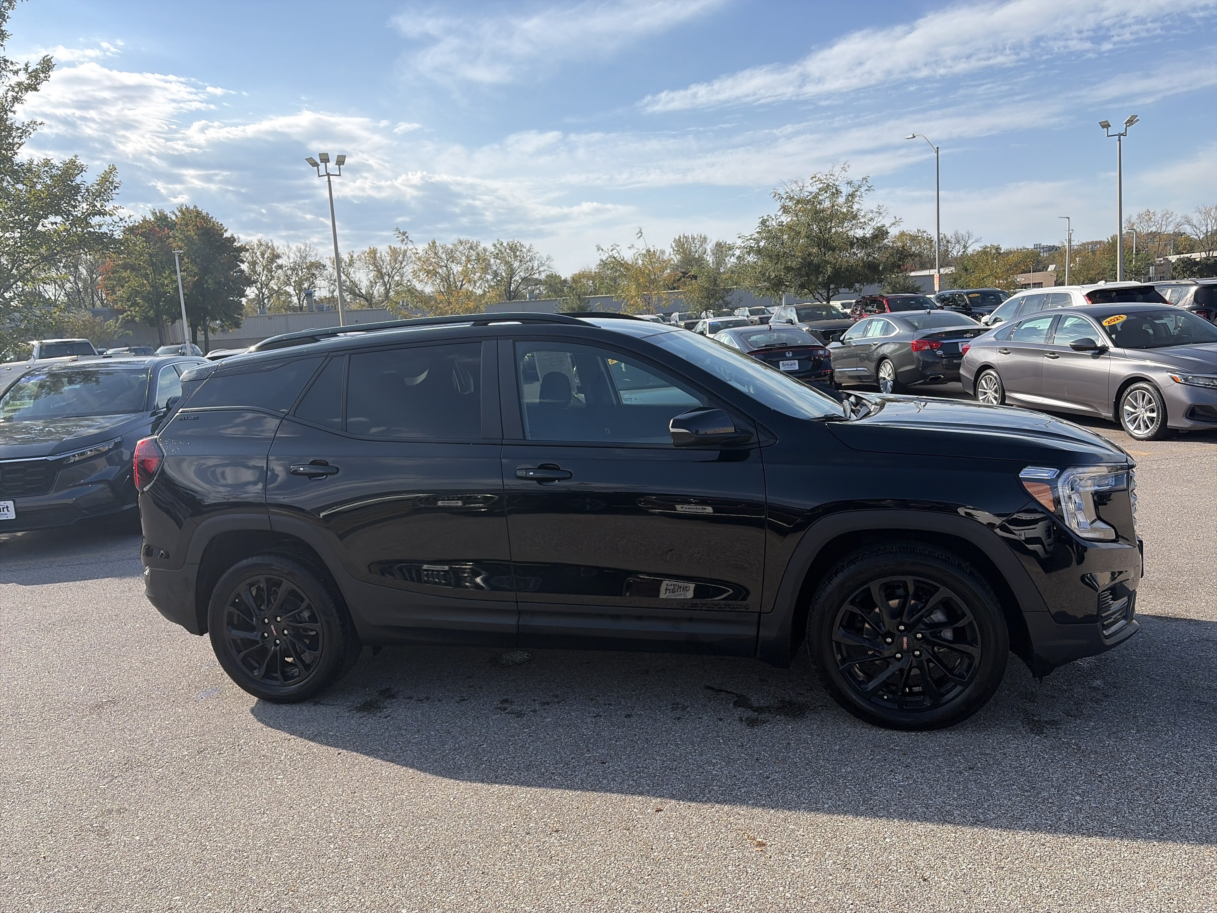 Used 2024 GMC Terrain SLE w/ Elevation Edition AWD/4WD image 4