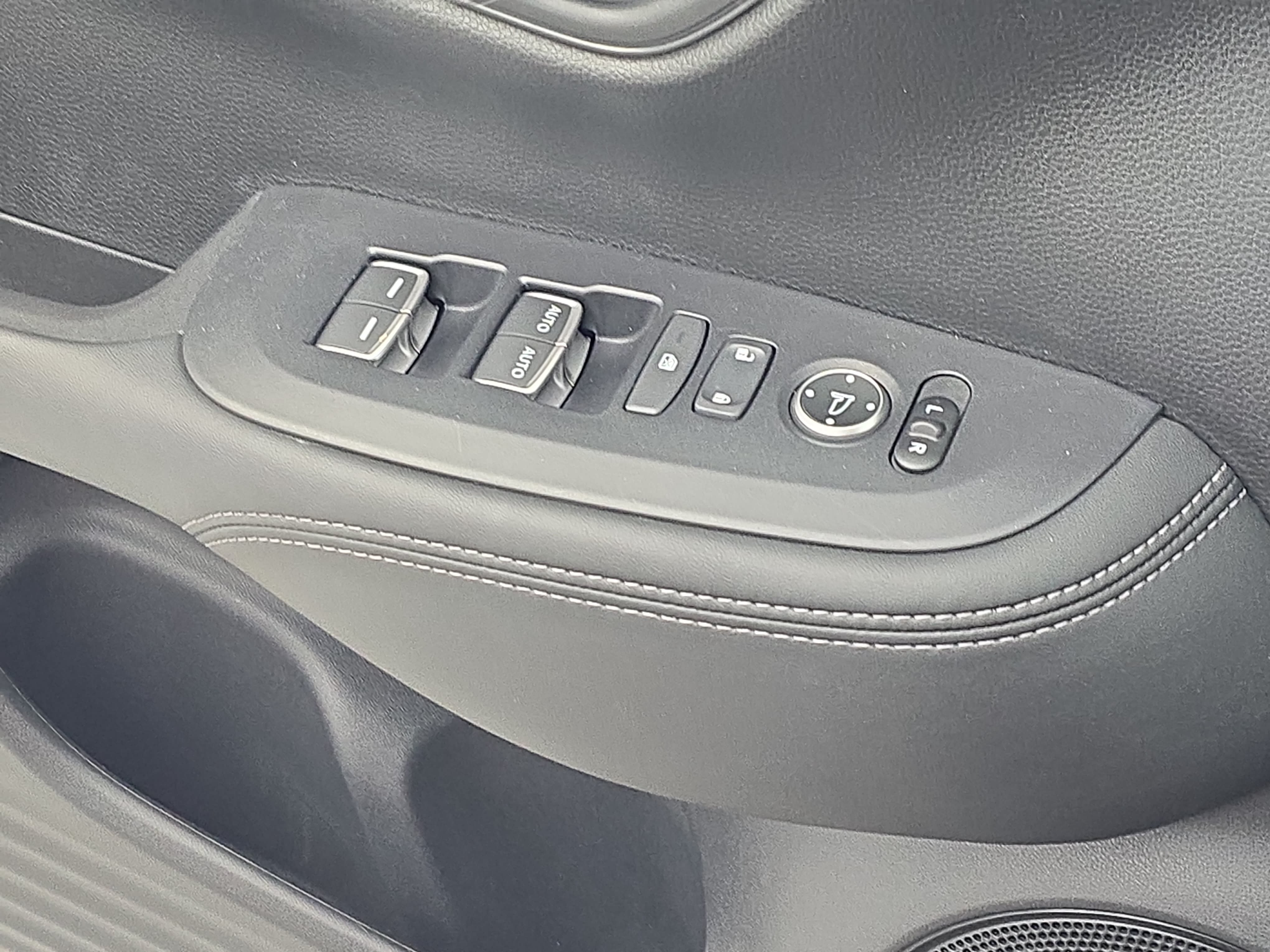 Used 2024 Honda HR-V EX-L image 26