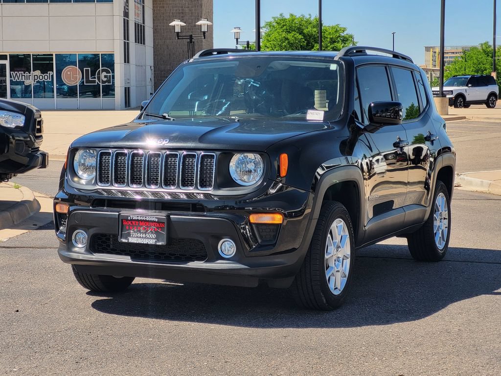 Used 2019 Jeep Renegade Latitude w/ Cold Weather Group AWD/4WD image 8