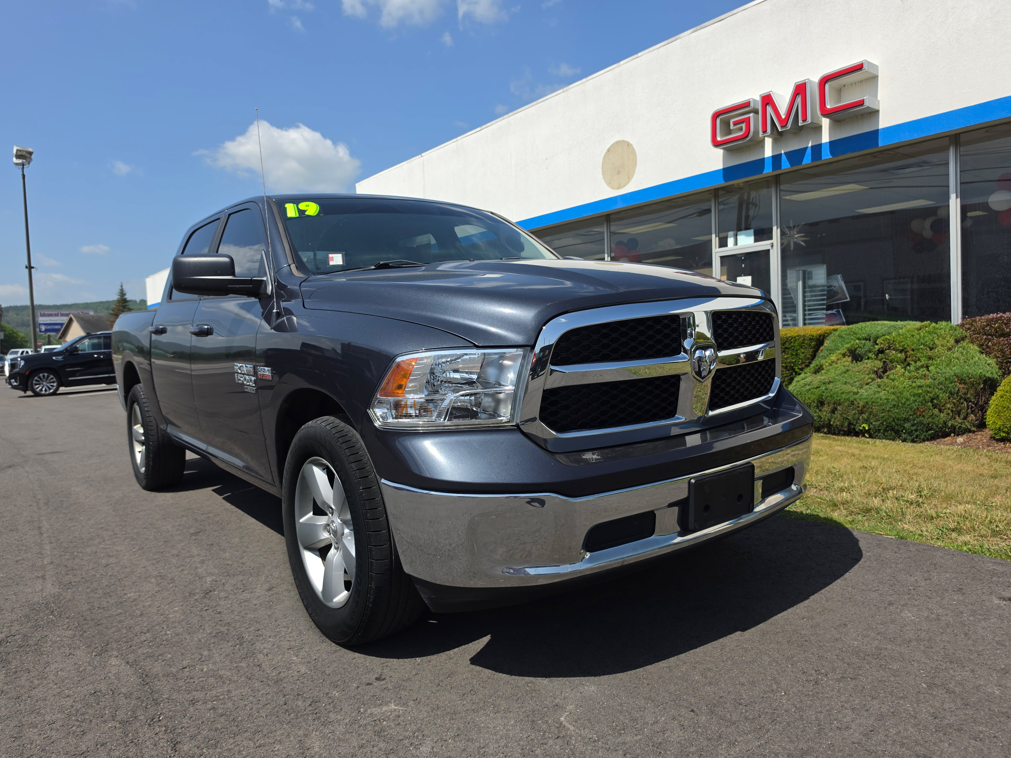 Used 2019 RAM 1500 Classic SLT AWD/4WD video 1