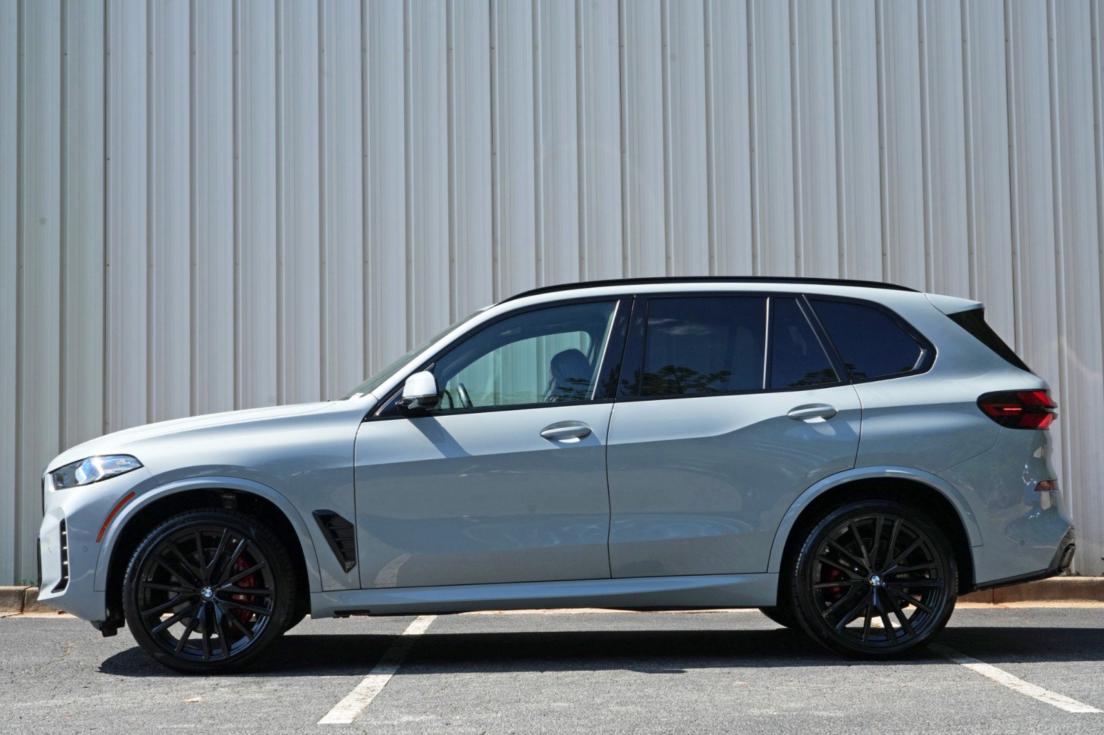 Used 2024 BMW X5 sDrive40i w/ M Sport Package RWD image 9