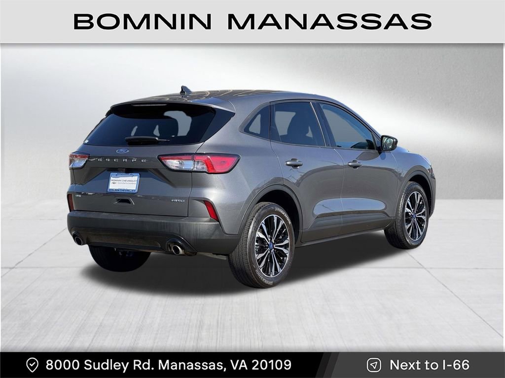Used 2022 Ford Escape SE w/ SE Sport Appearance Package image 6