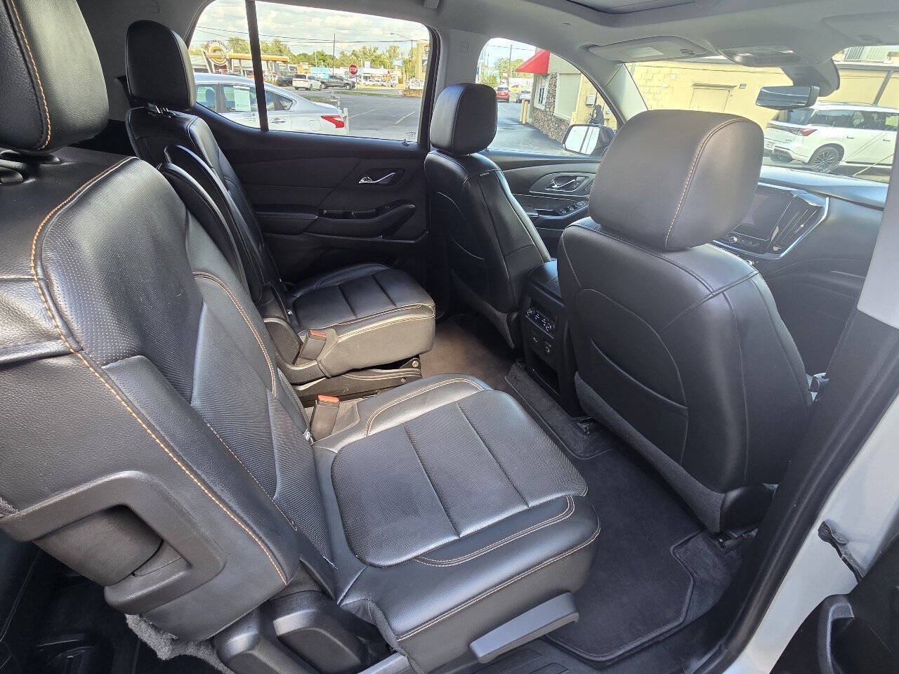 Used 2019 Chevrolet Traverse Premier w/ Redline Edition FWD image 17