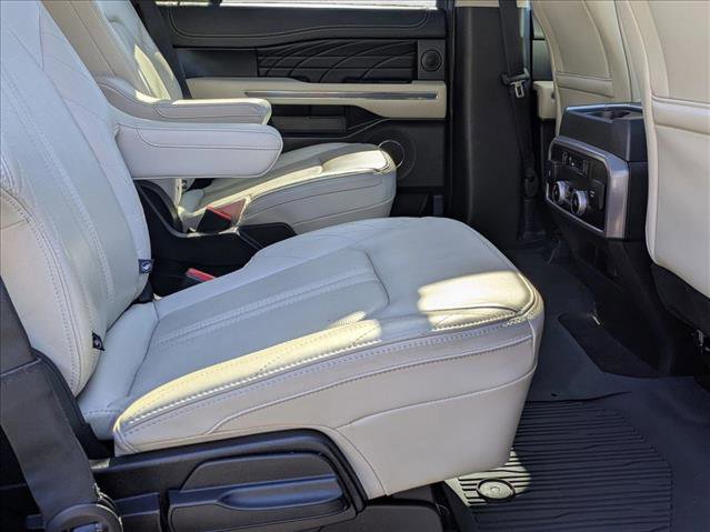 Used 2020 Ford Expedition Platinum image 18