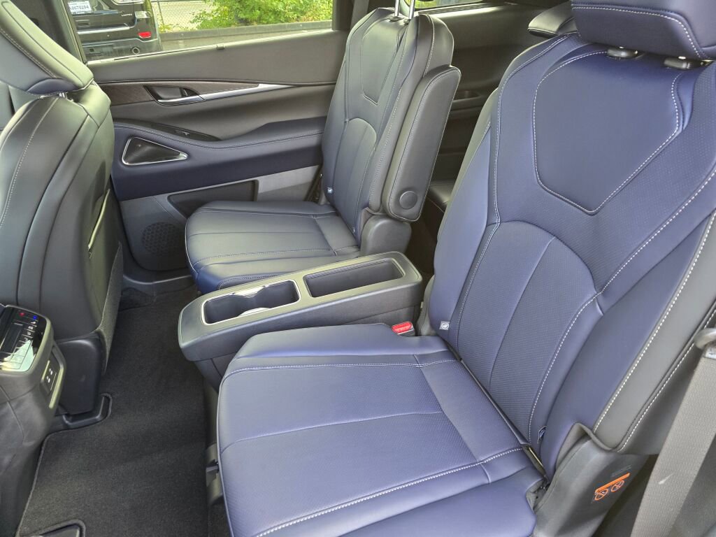 New 2026 INFINITI QX60 Sport w/ Dark Cargo Package image 17