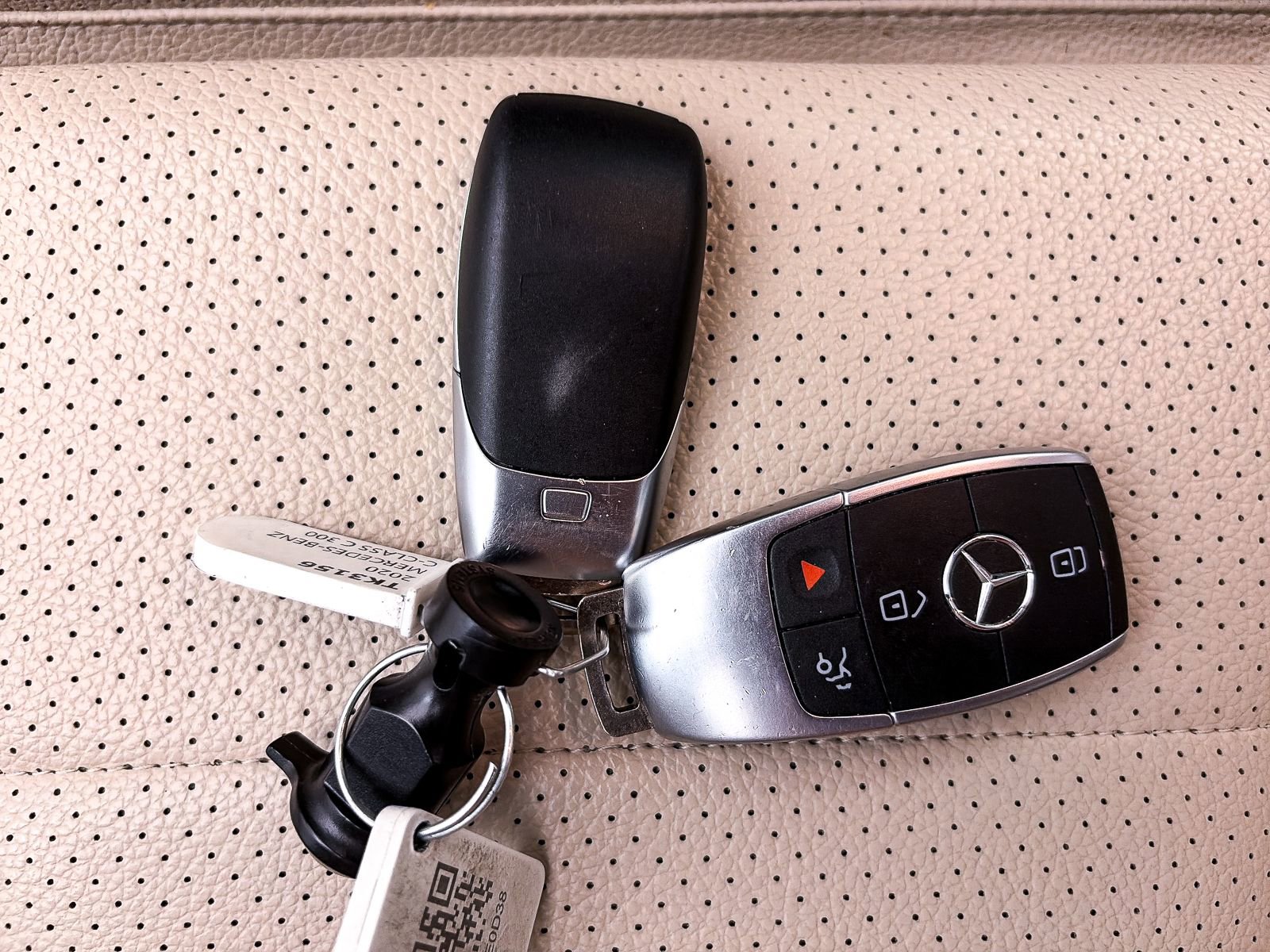 Used 2020 Mercedes-Benz C 300 Sedan image 26