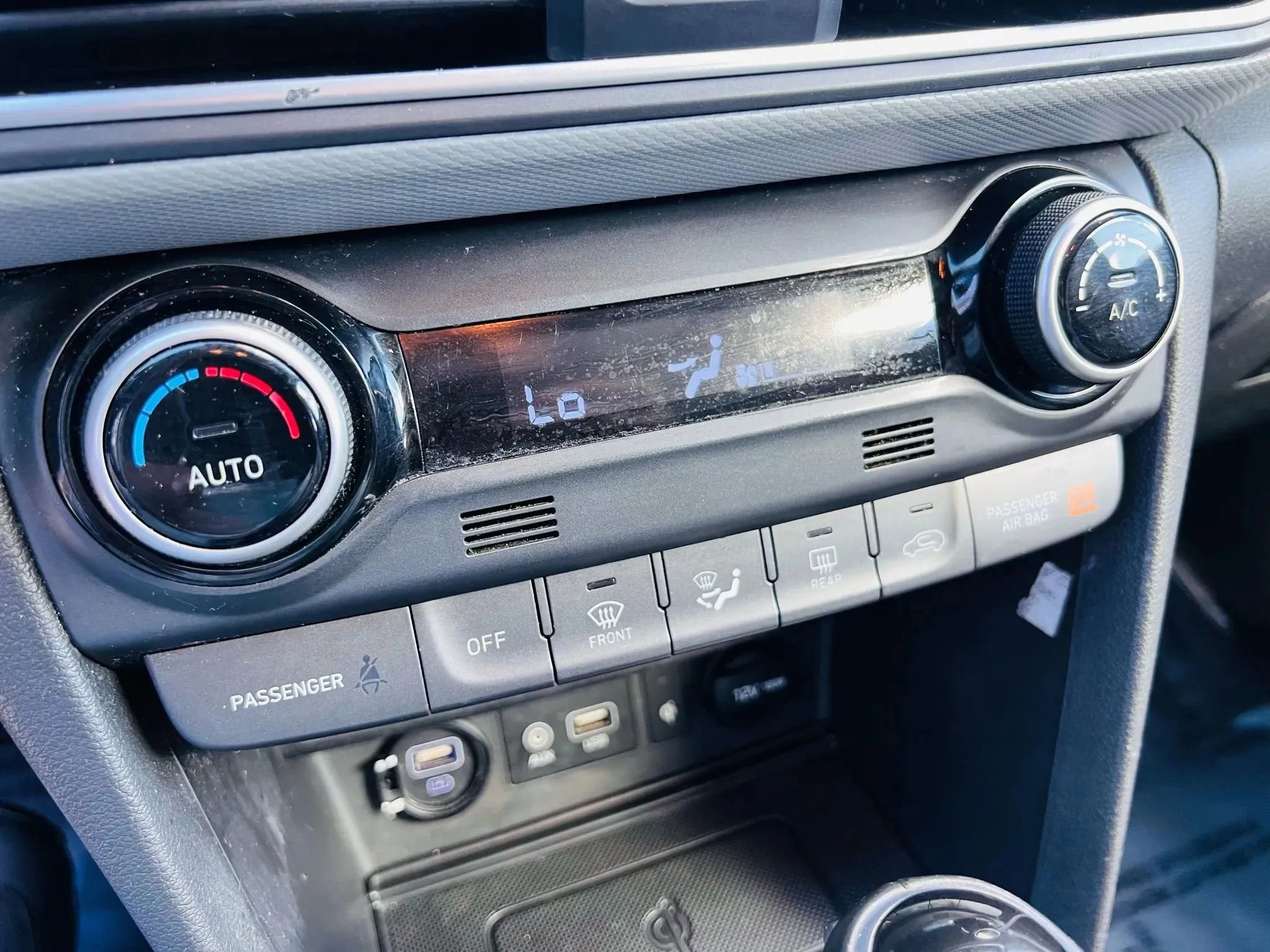 Used 2020 Hyundai Kona Ultimate image 34