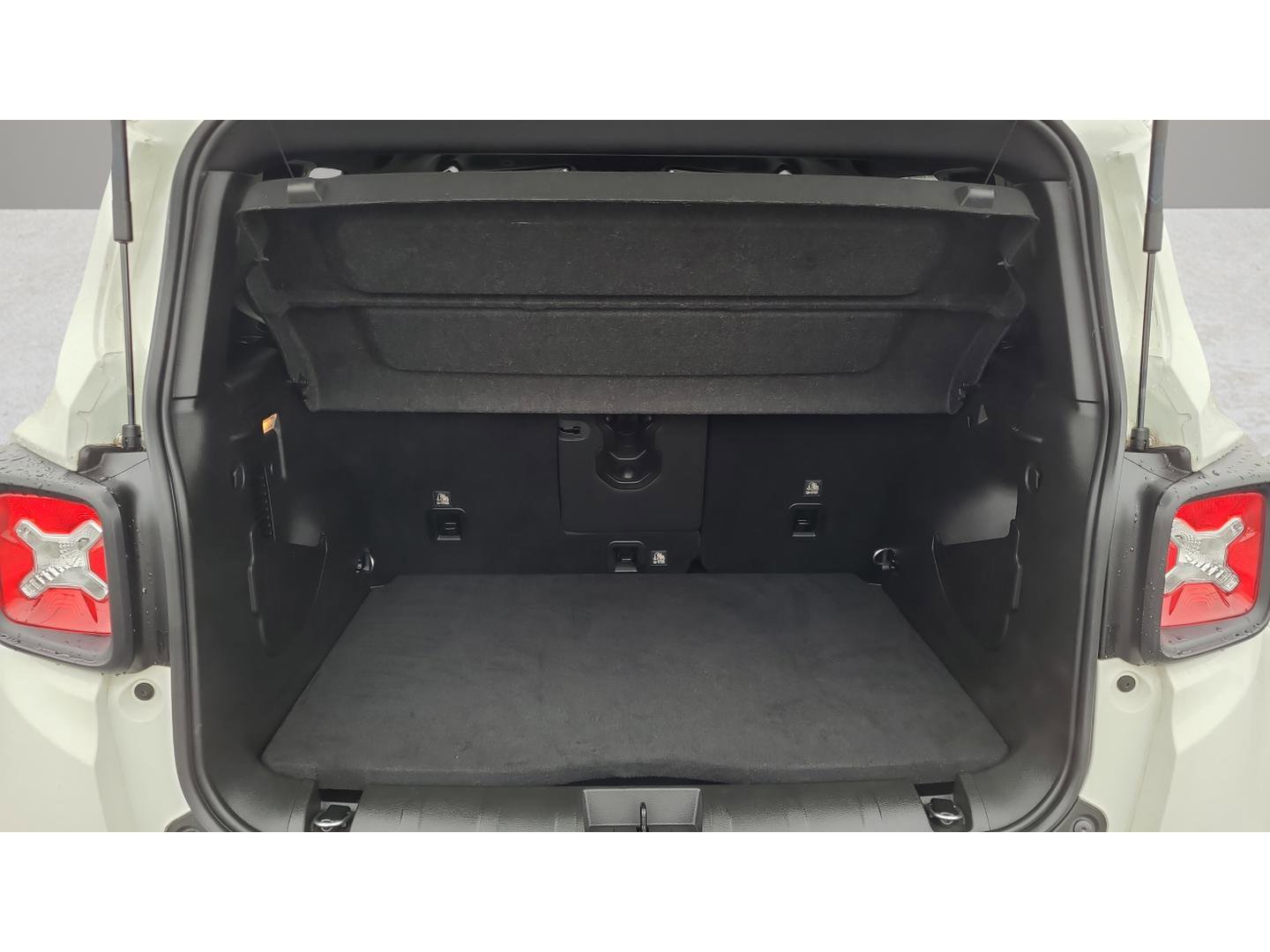 Used 2021 Jeep Renegade Latitude image 25