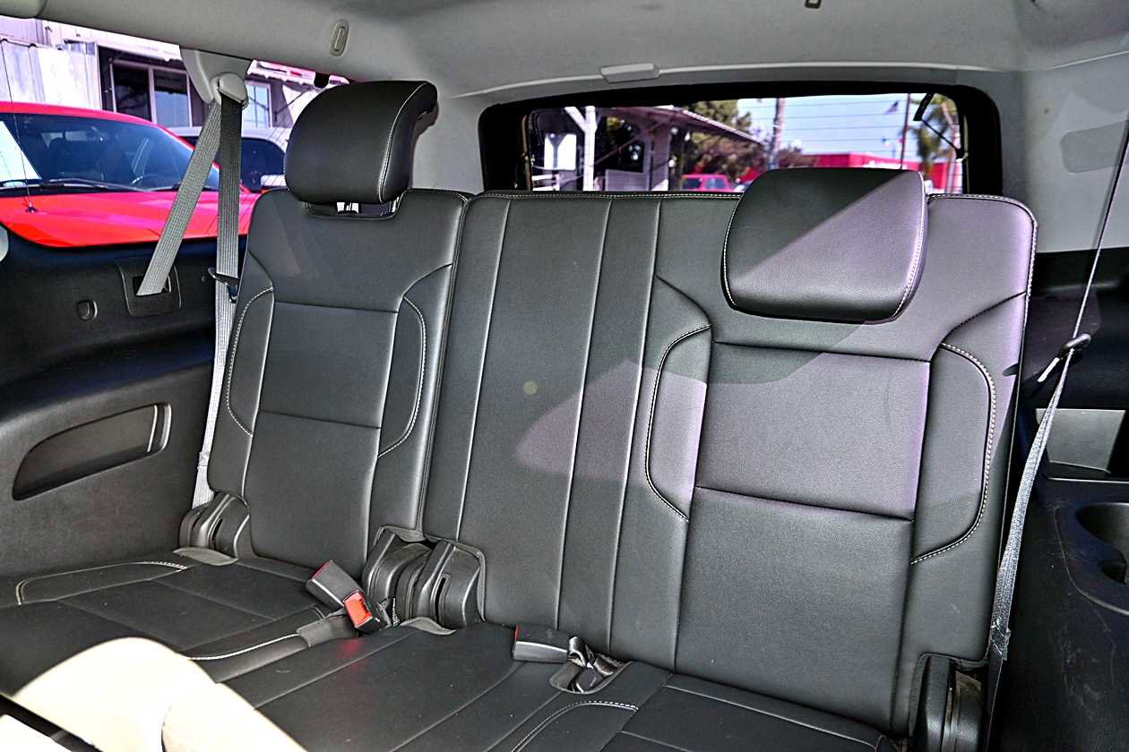 Used 2019 Chevrolet Suburban LT image 13