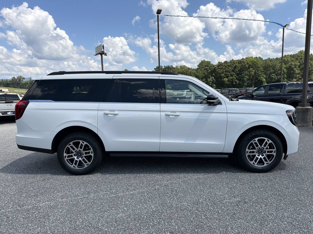 Used 2025 Ford Expedition Max Active AWD/4WD image 8