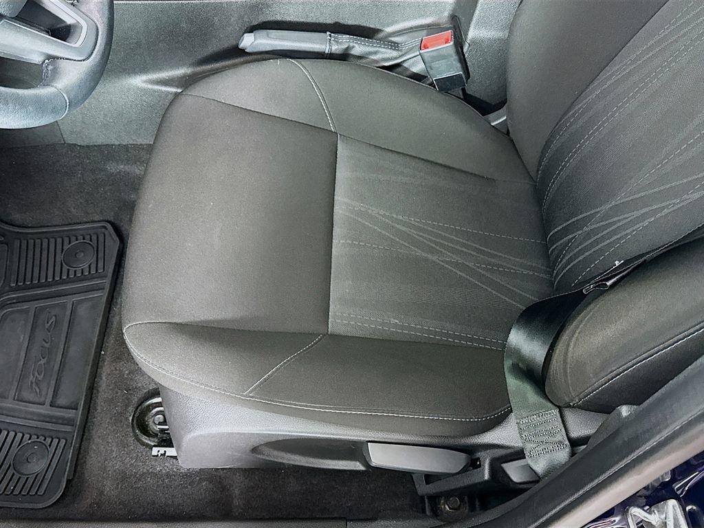 Used 2017 Ford Focus SEL w/ Cold Weather Package image 13