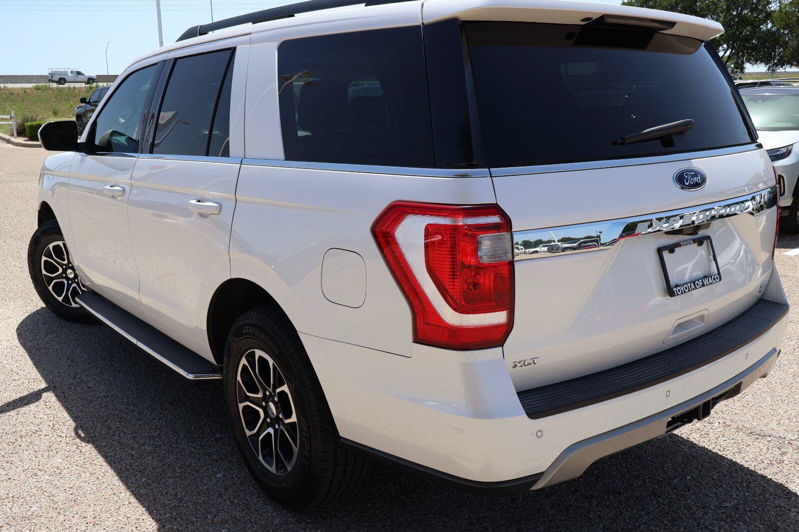 Used 2019 Ford Expedition XLT w/ Equipment Group 202A RWD image 5