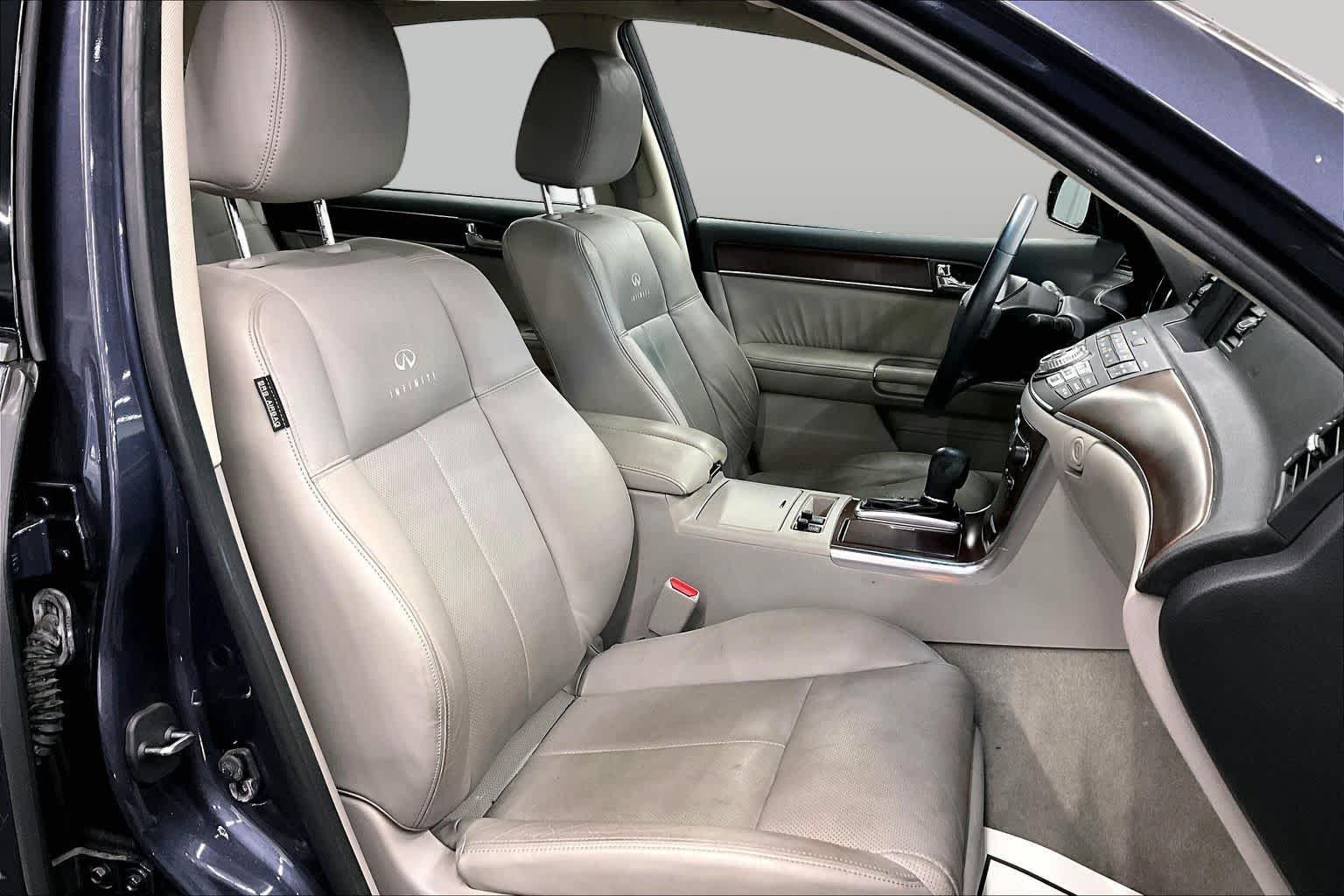 Used 2010 INFINITI M35 w/ Technology Pkg RWD image 8