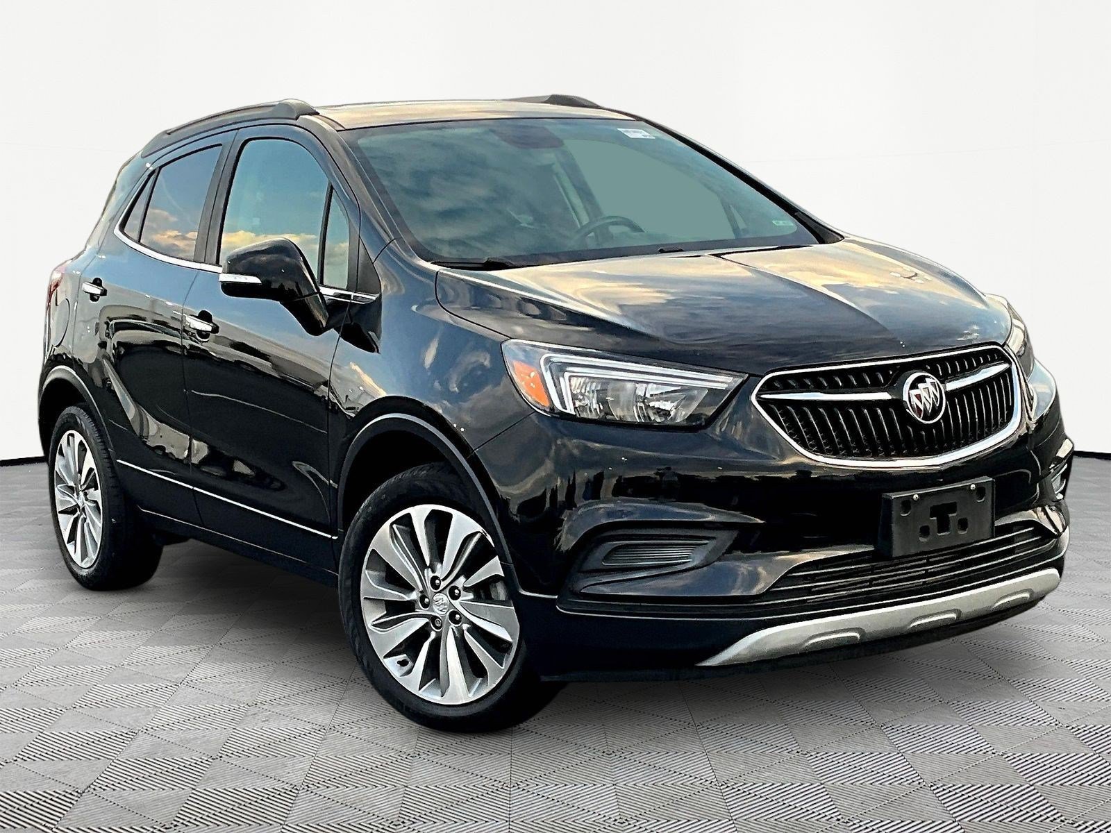 Used 2019 Buick Encore Preferred FWD image 3