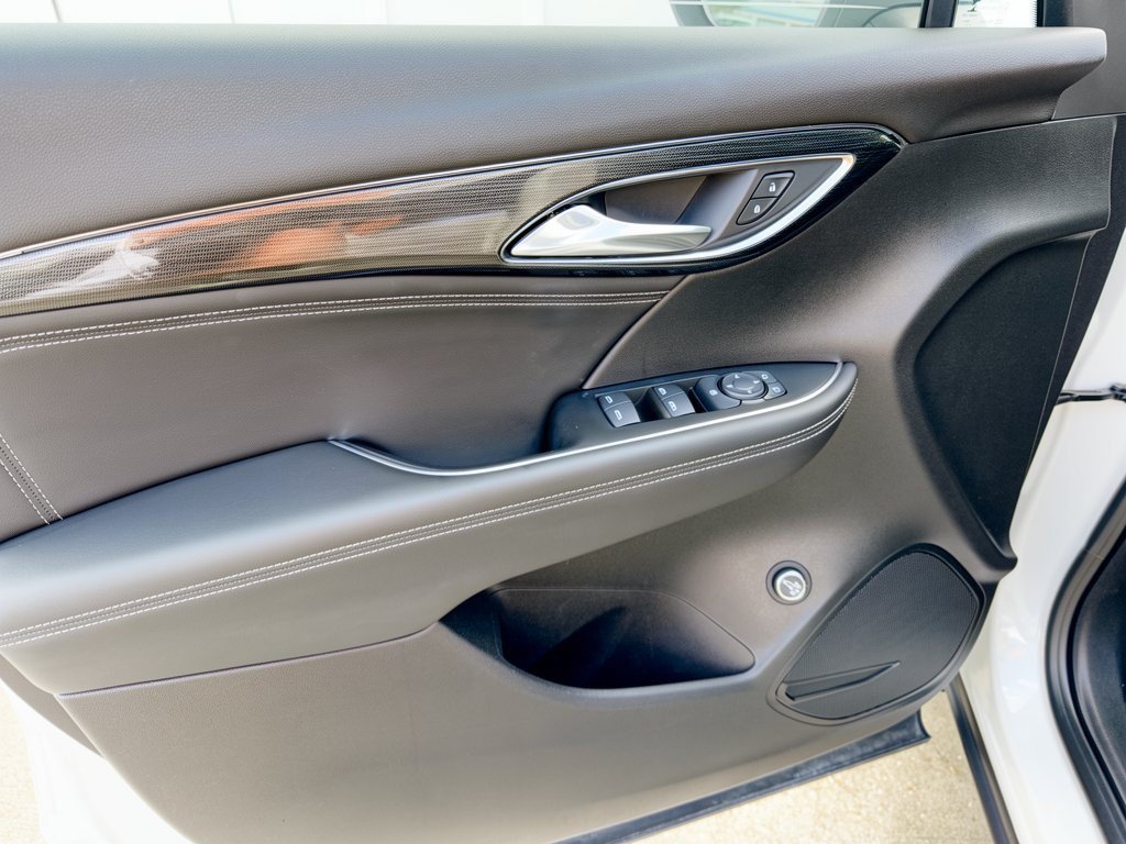 Used 2023 Buick Envision Preferred FWD image 14