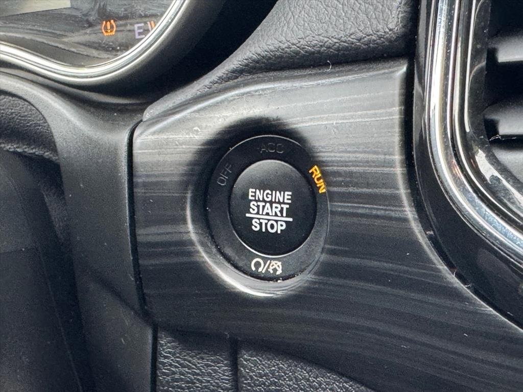 Used 2022 Jeep Grand Cherokee Laredo E image 23