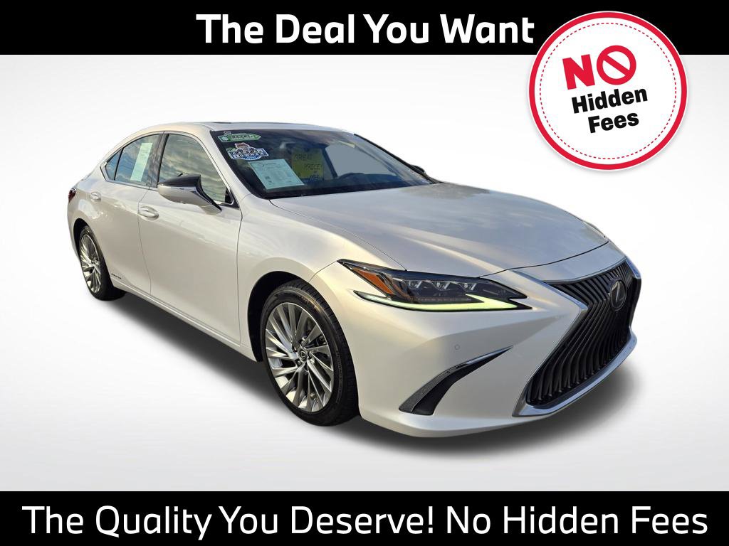 Used 2021 Lexus ES 300h Ultra Luxury w/ Accessory Package FWD image 1