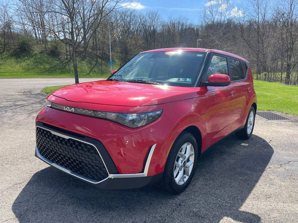 Certified 2023 Kia Soul LX w/ LX Technology Package FWD image 7