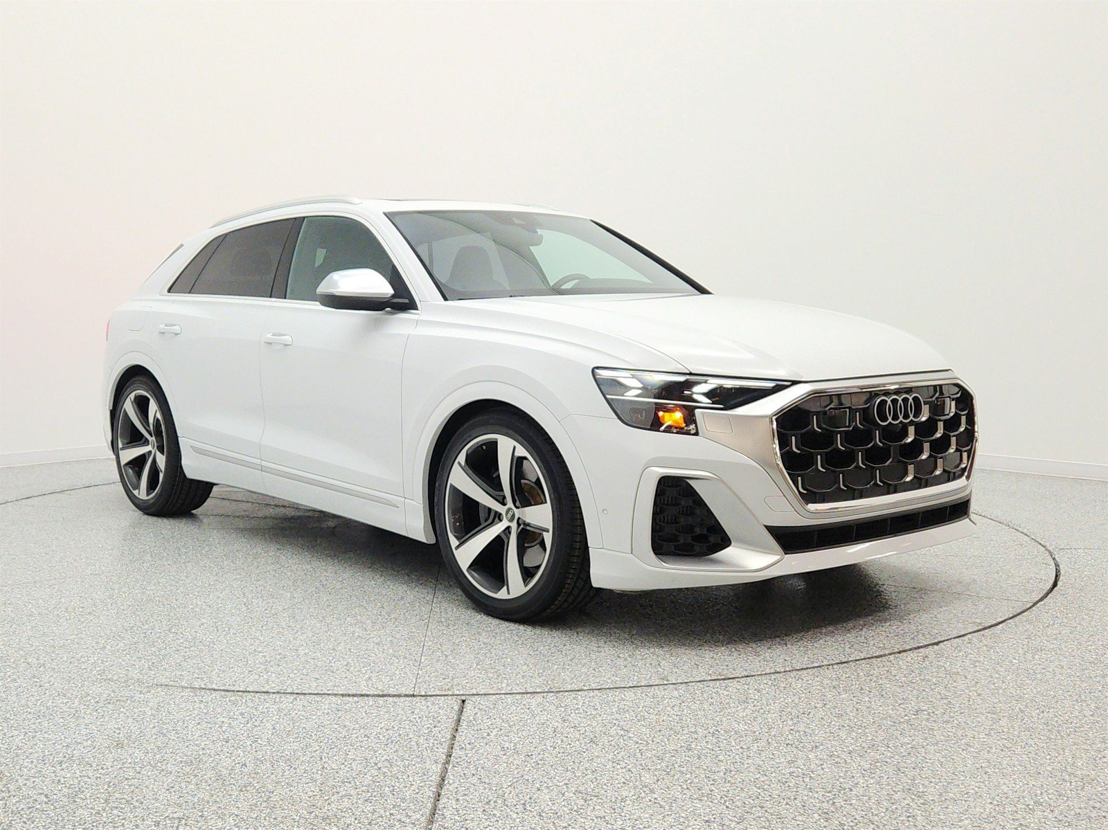 Used 2024 Audi SQ8 Prestige AWD/4WD image 3