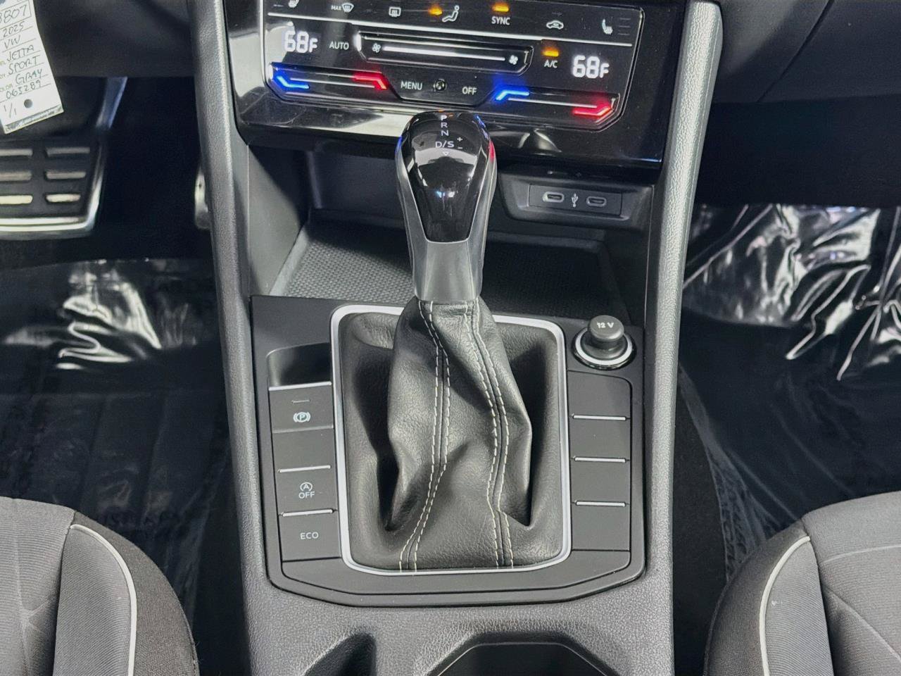 Used 2025 Volkswagen Jetta Sport FWD image 17
