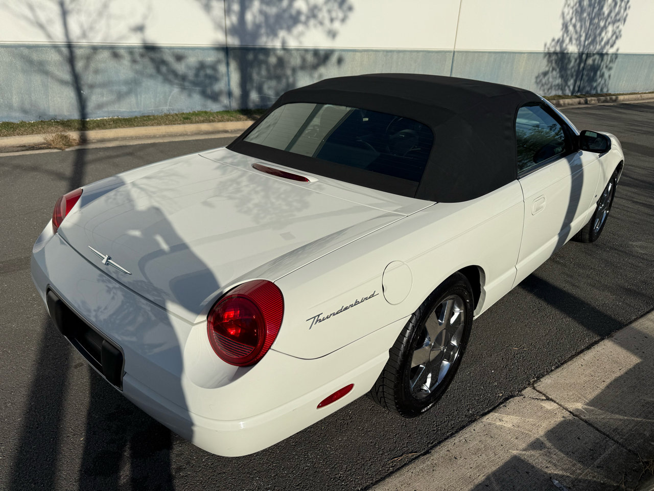 Used 2003 Ford Thunderbird image 3