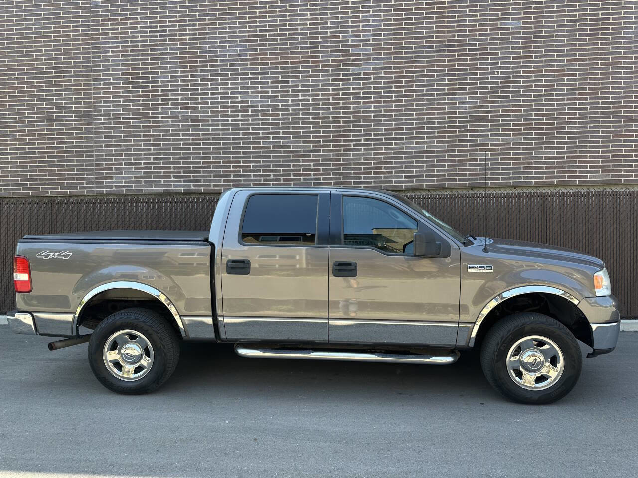 Used 2006 Ford F150 XLT image 2
