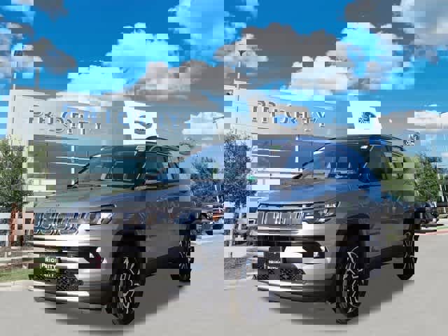 Used 2022 Jeep Compass Limited image 1