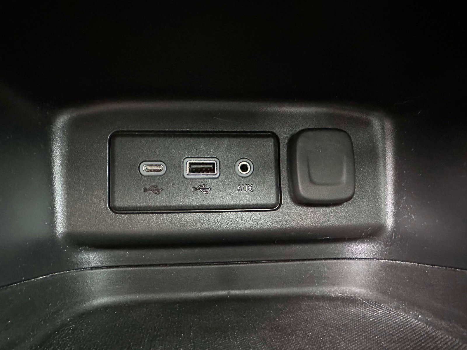 Used 2023 Chevrolet Equinox LT image 28