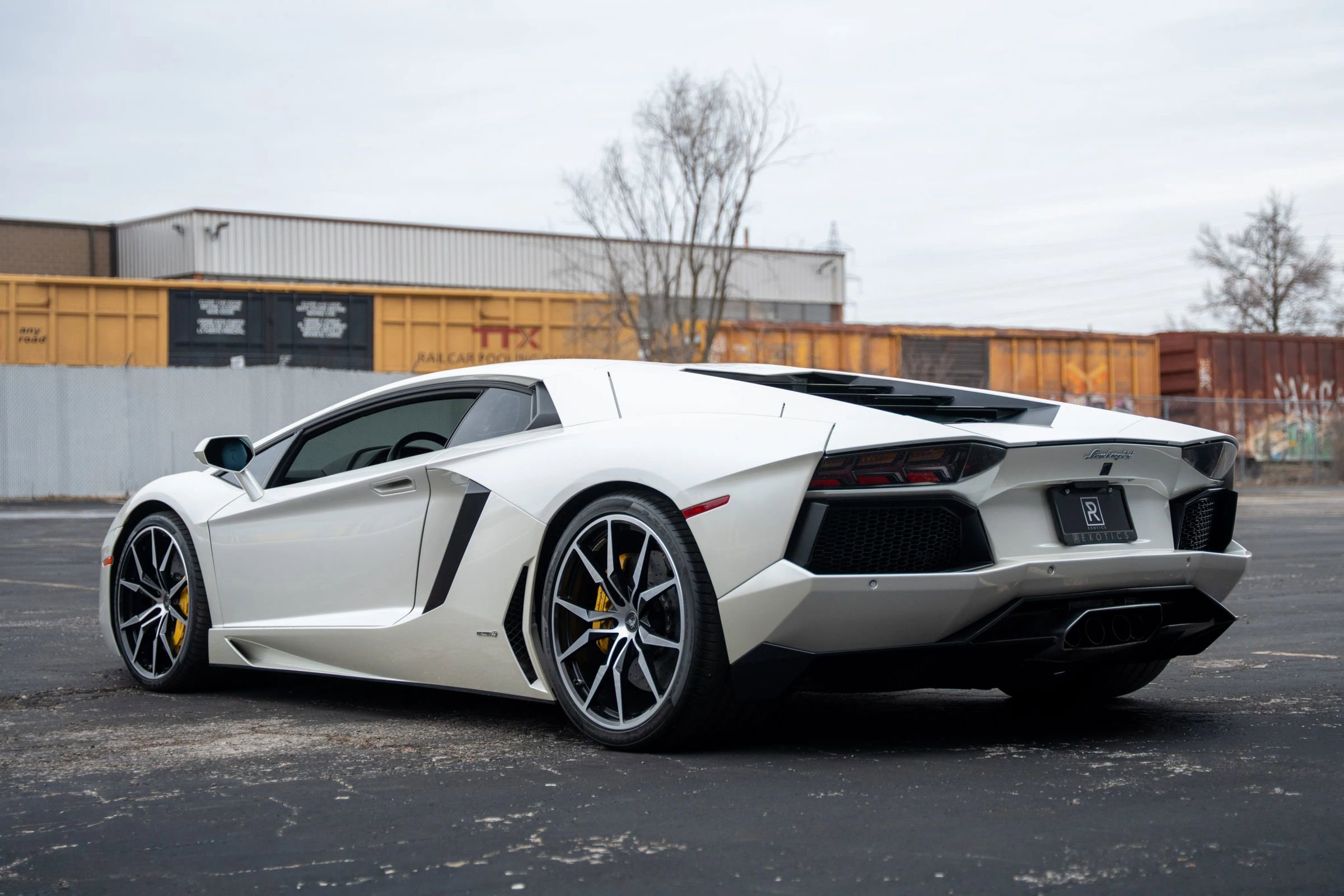 Used 2013 Lamborghini Aventador LP 700-4 image 11