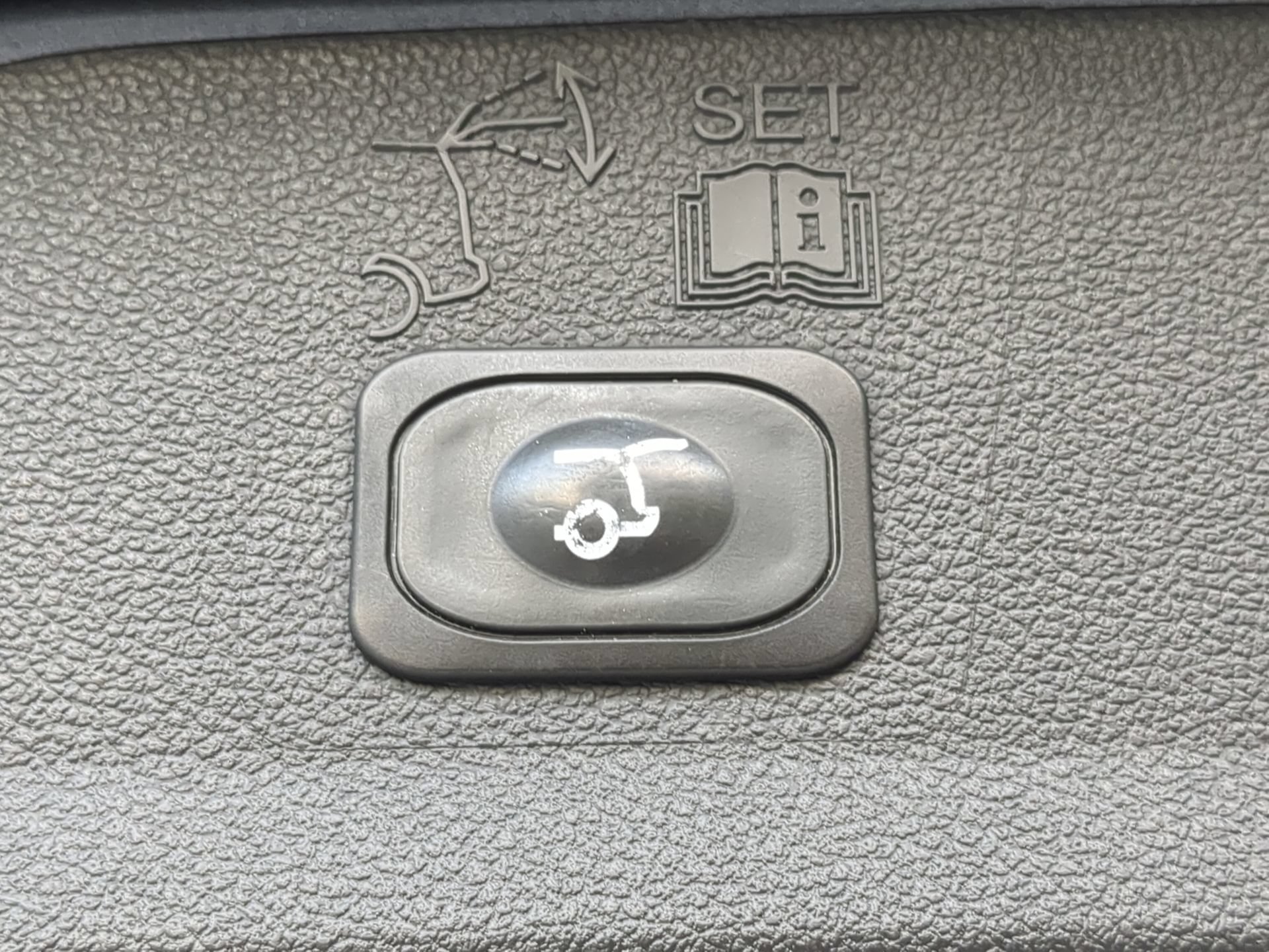 Certified 2019 Ford Escape SEL FWD image 47